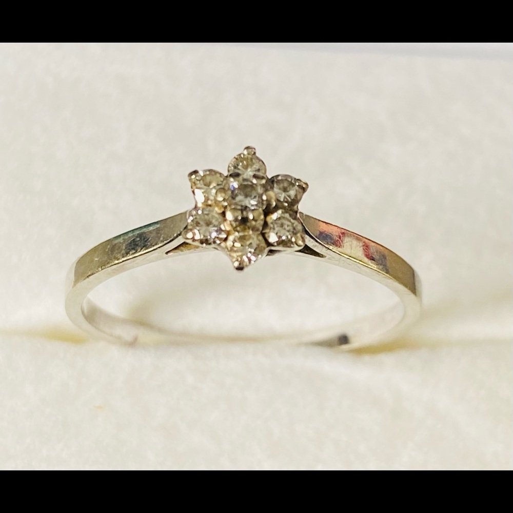 18k Gold & diamond Ring - Picture 4 of 5